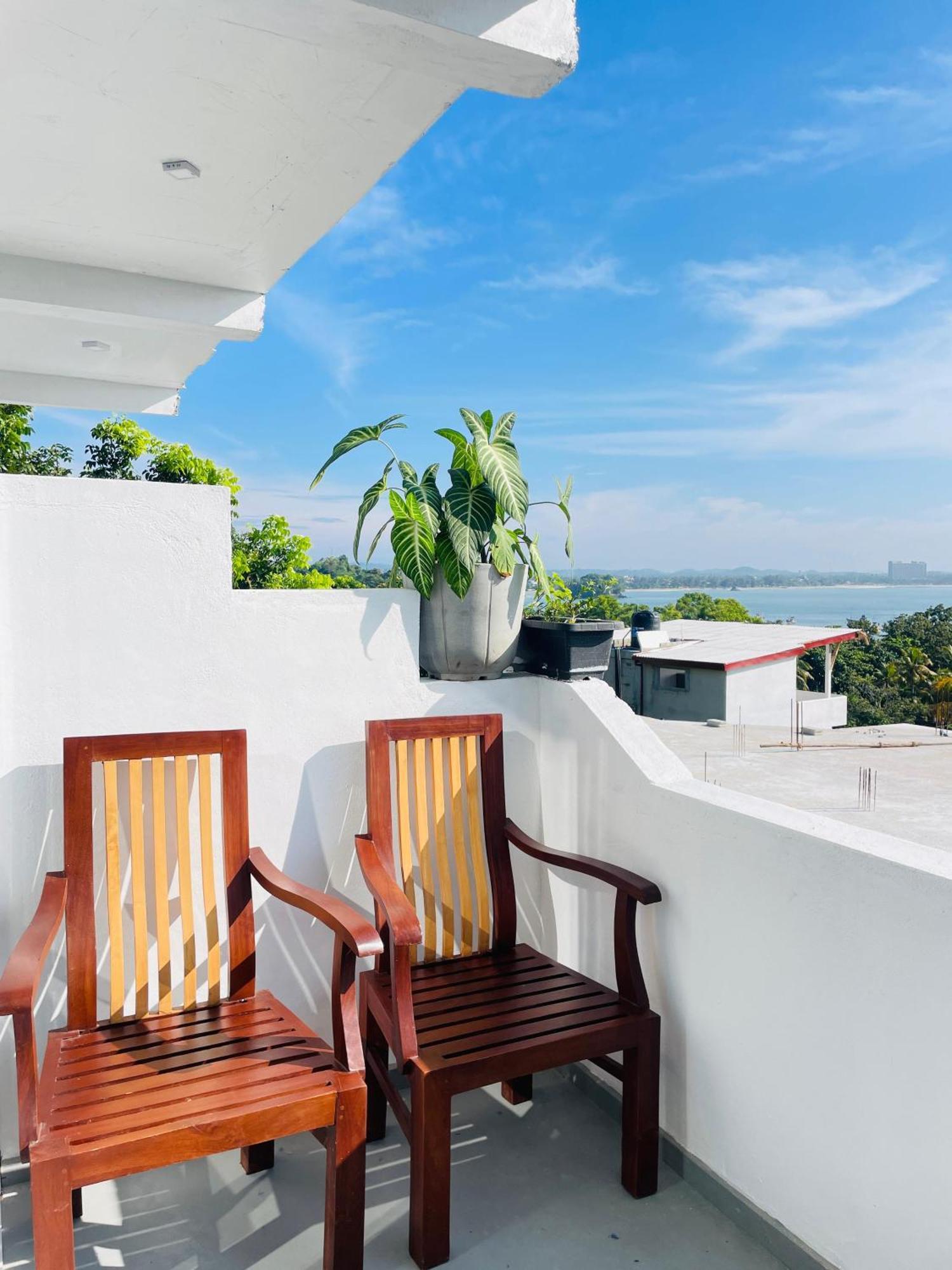 Regal Heights Hotel เวลิกามา ภายนอก รูปภาพ