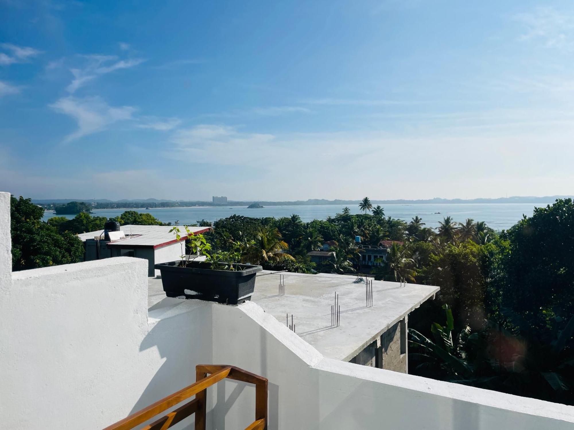 Regal Heights Hotel เวลิกามา ภายนอก รูปภาพ
