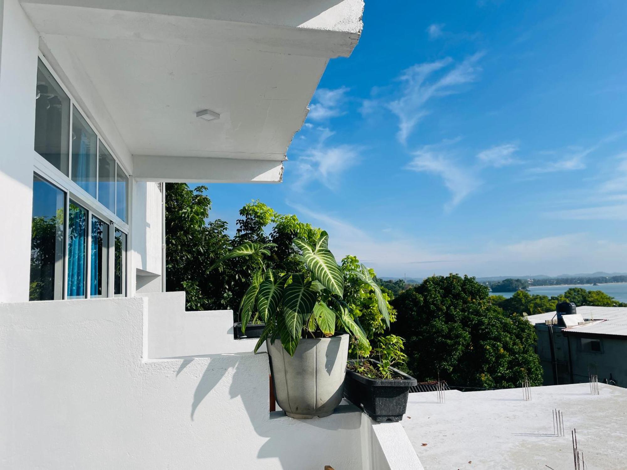Regal Heights Hotel เวลิกามา ภายนอก รูปภาพ