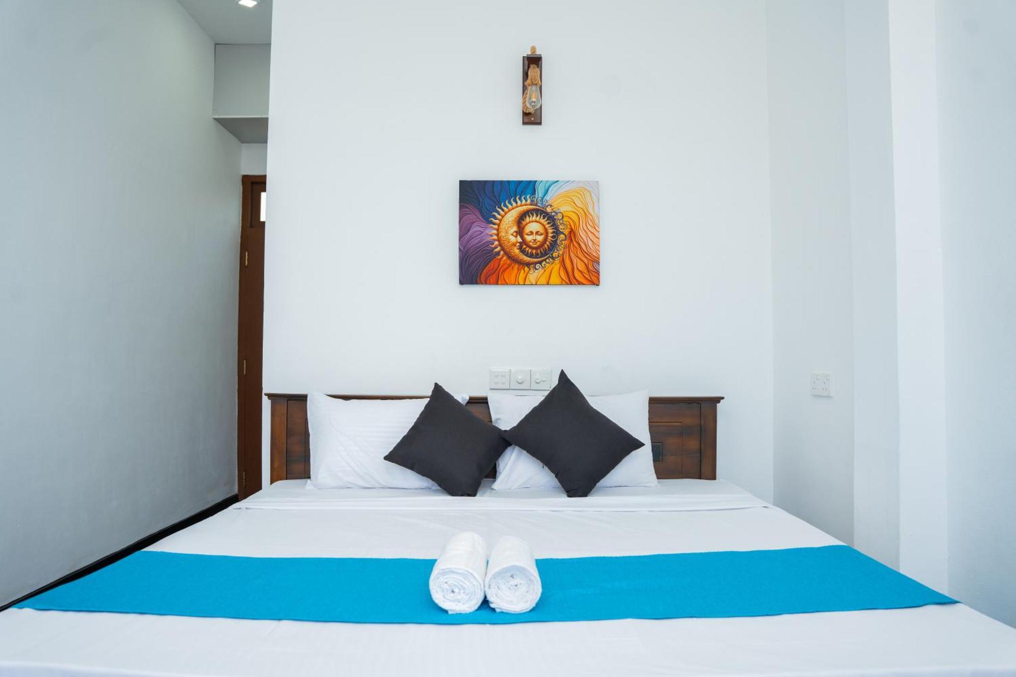 Regal Heights Hotel เวลิกามา ภายนอก รูปภาพ